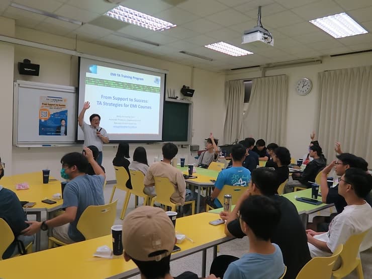 講者國立中央大學電機工程學系陳聿廣副教授