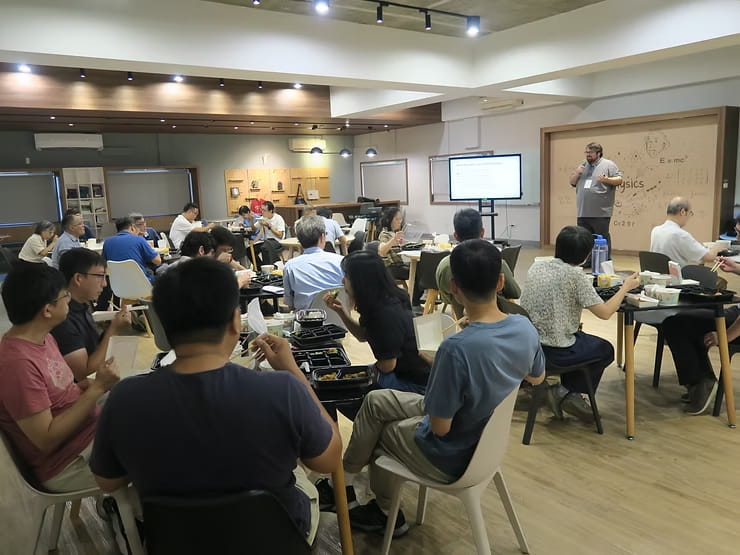Fulbright Advisor William Jones交流分享EMI經驗