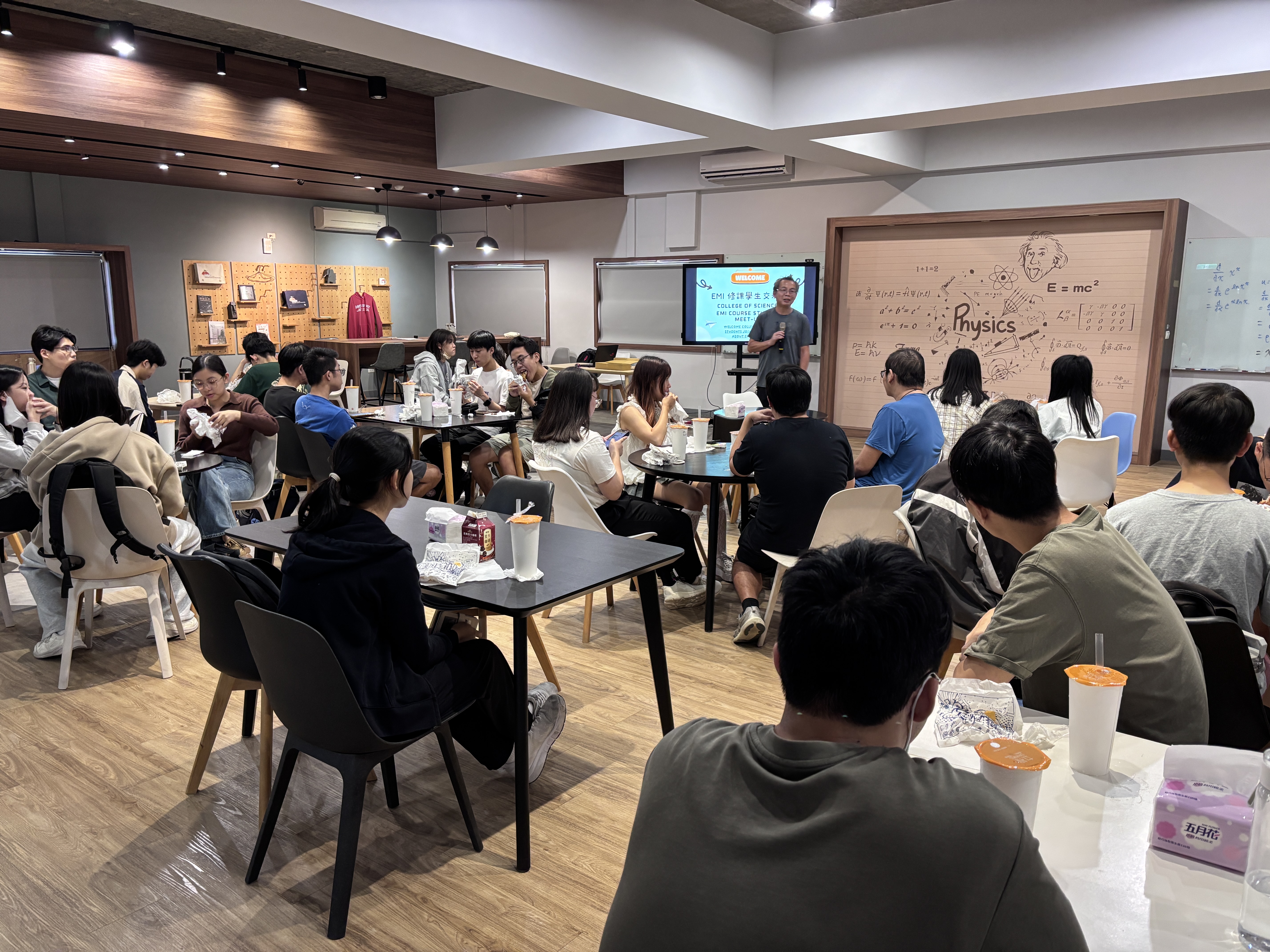 副院長開場