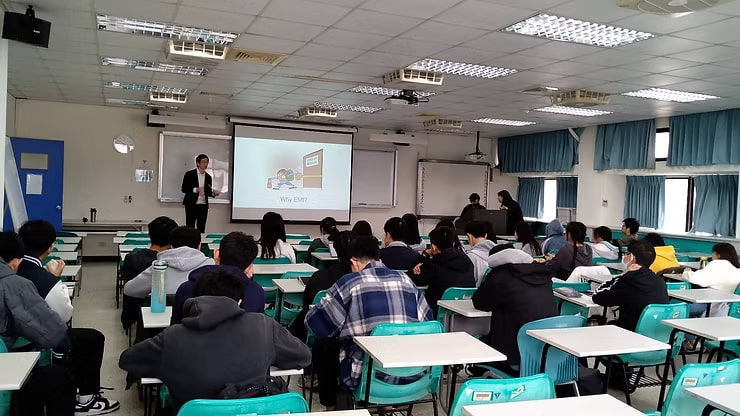 活動開始,由吳國暉老師引言與說明舉辦今日EMI活動的原因。圖/化學系提供。