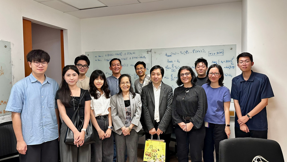 中央大學理學院吳春桂院長(左四)與南洋理工大學量子中心 (Nanyang Quantum Hub, NQH) GU Mile主任(左五)、Annalisa Bruno教授(左六)大合照。圖/理學院提供